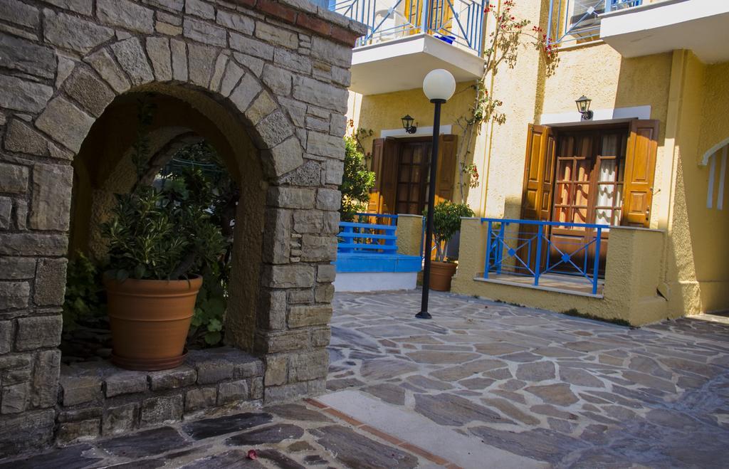 Hesperia Hotel Карловаси Екстериор снимка