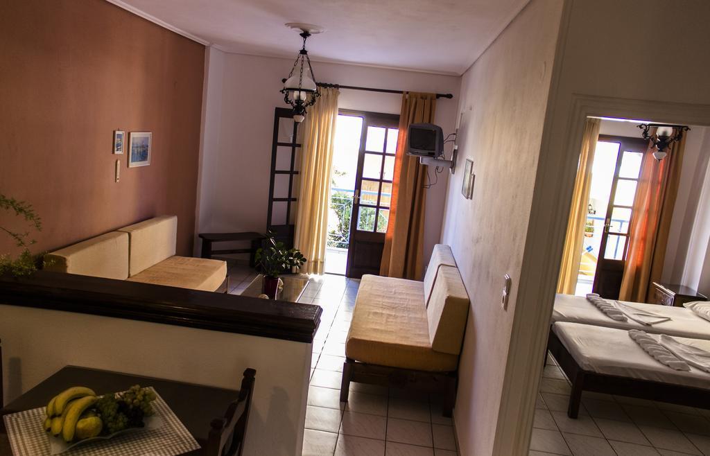 Hesperia Hotel Карловаси Екстериор снимка