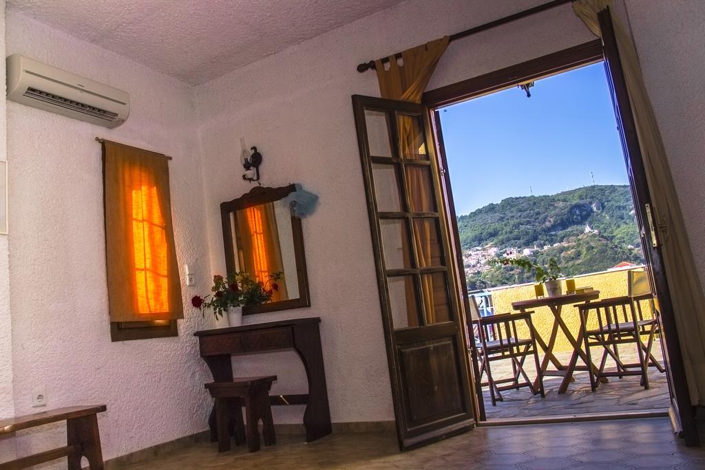 Hesperia Hotel Карловаси Екстериор снимка