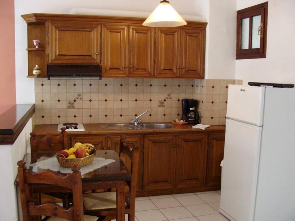 Hesperia Hotel Карловаси Стая снимка